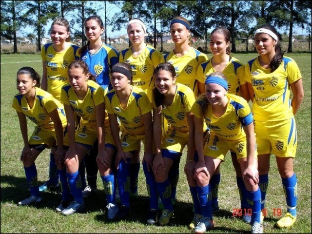 Lobas do Pelotas. Projeto de futebol feminino que existe desde 1996. Foto do site.