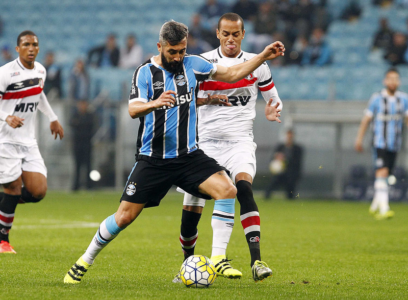 Mais uma vez o melhor jogador do time foi sacado. Foto: Lucas Uebel/Grêmio Oficial (via Flickr).